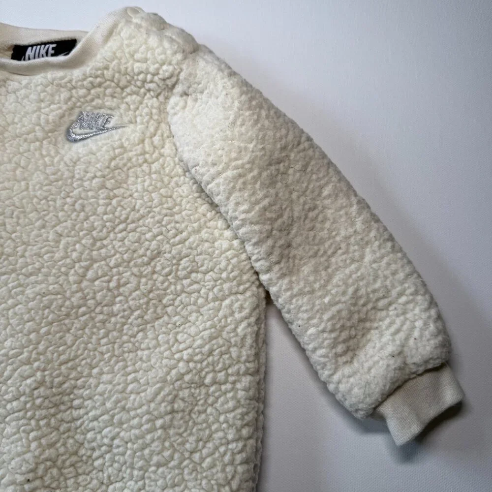 Nike Sherpa Fleece Baby Crewneck Sweatshirt Cream Colored Off White Size 9M - Picture 8 of 10